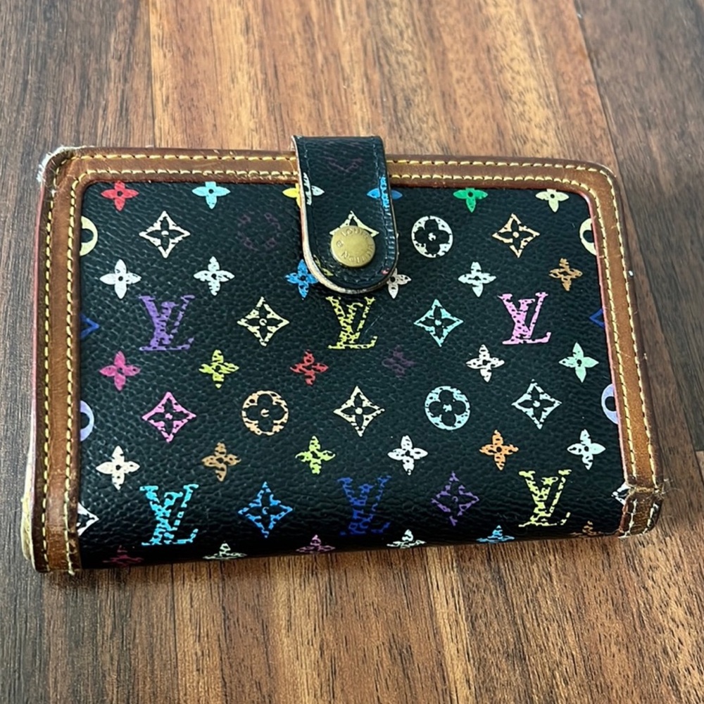 RARE Louis Vuitton Murakami Kiss lock wallet